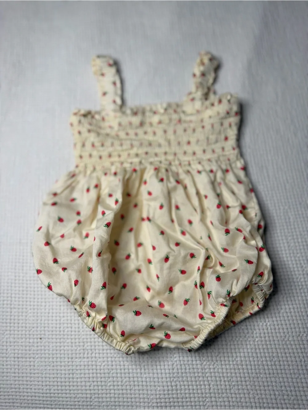 Amazon Essentials Cream Strawberry-Print Bubble Romper